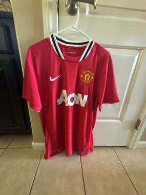 Nike Manchester United 2010-2011 Home Soccer Jersey Size L